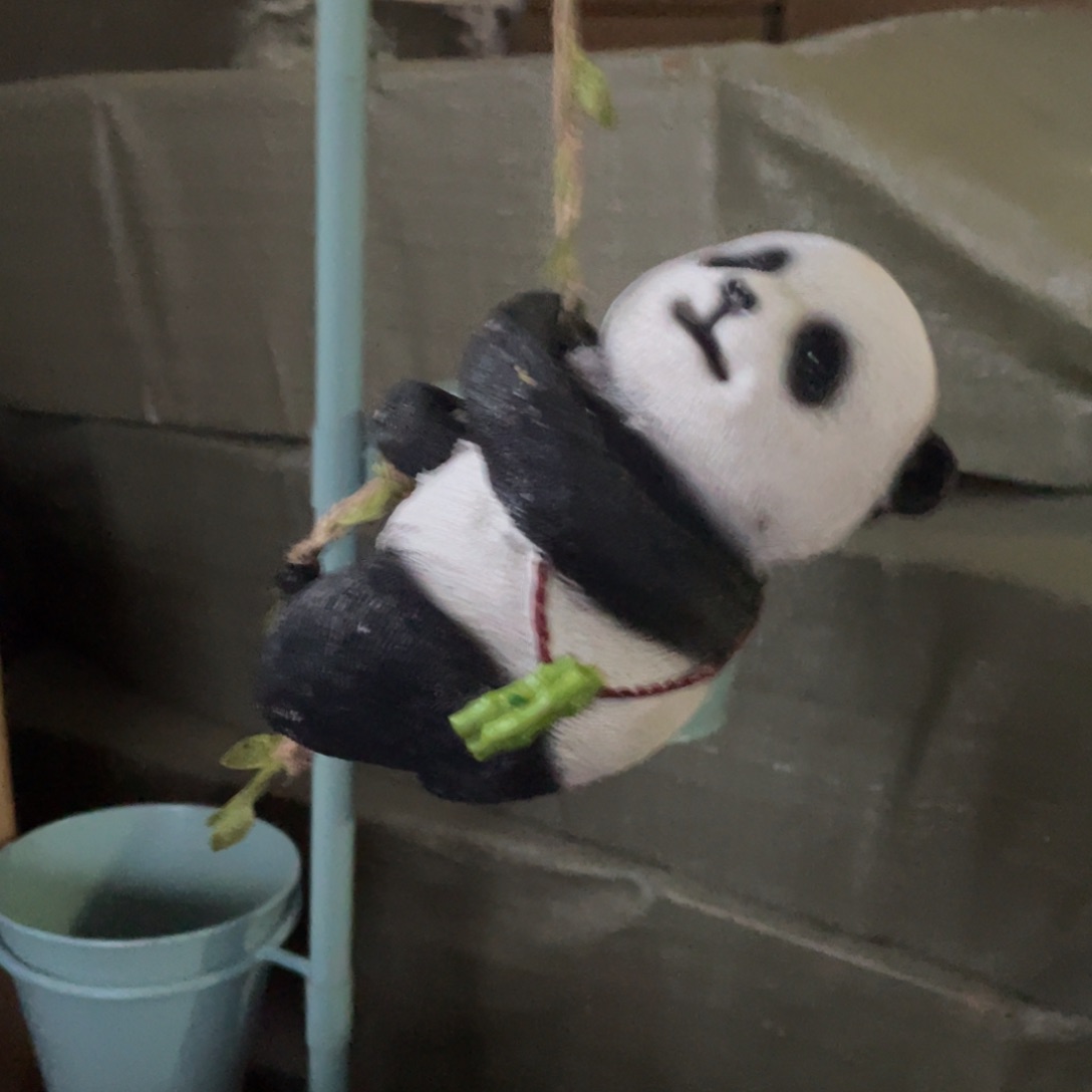 【闪购商品】树脂爬绳熊猫挂件