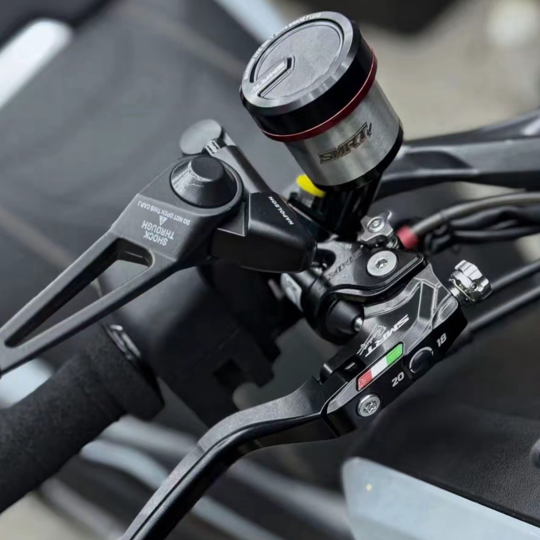 锻造硬氧直推上泵适用于小牛九号极核电摩电动车升级碟刹