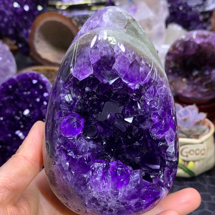 水晶乌拉圭抛光蛋未镶嵌