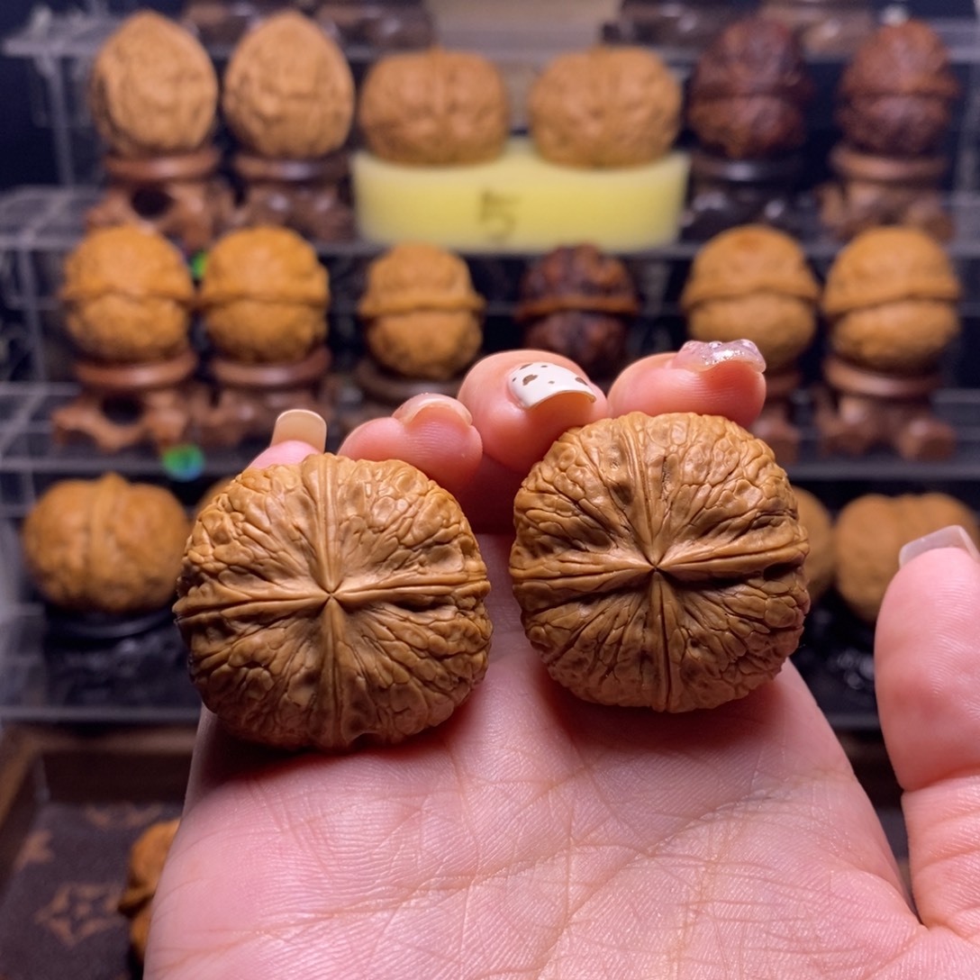 束***己把件文玩核桃Z15元宝四棱33尺