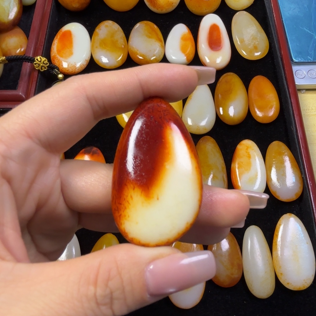 渣***佳和田玉未镶嵌颈饰