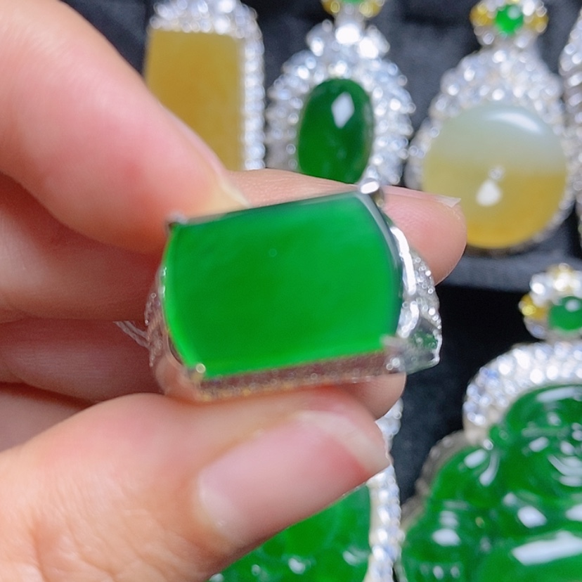 【闪购商品】翡翠银S925镶嵌挂件马鞍