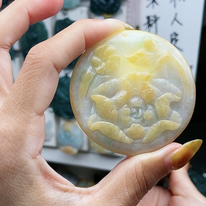 翡翠未镶嵌颈饰翡翠