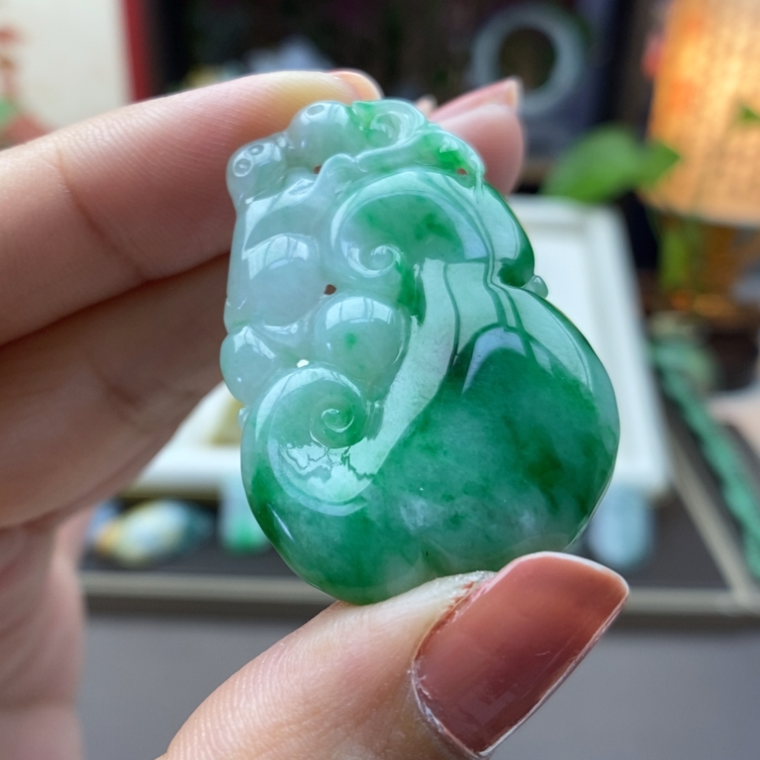 翡翠未镶嵌颈饰吊坠92