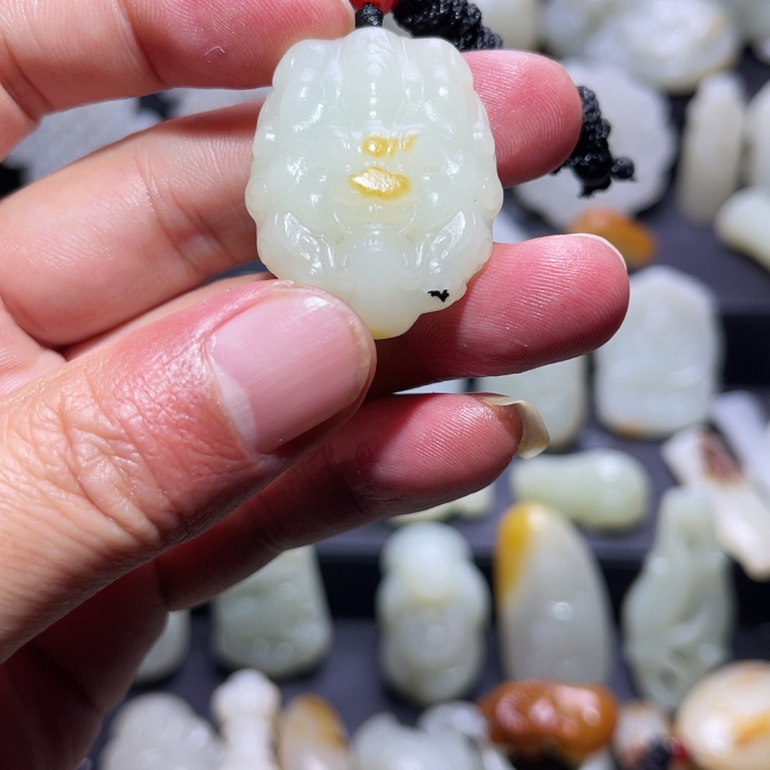 和田玉未镶嵌挂件