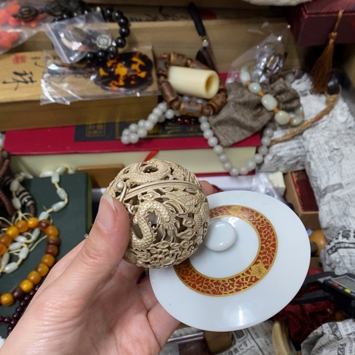 瓷片哈中古工艺品一件