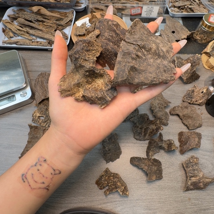 L***u越南芽庄壳香22克。