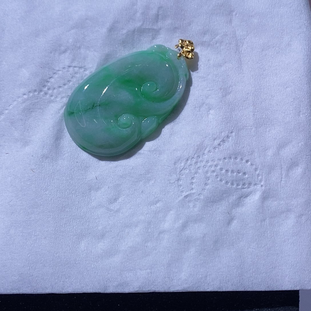 翡翠吊坠(不含链)18K金镶嵌