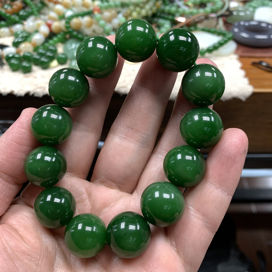 16.5mm和田玉碧玉辣绿手串