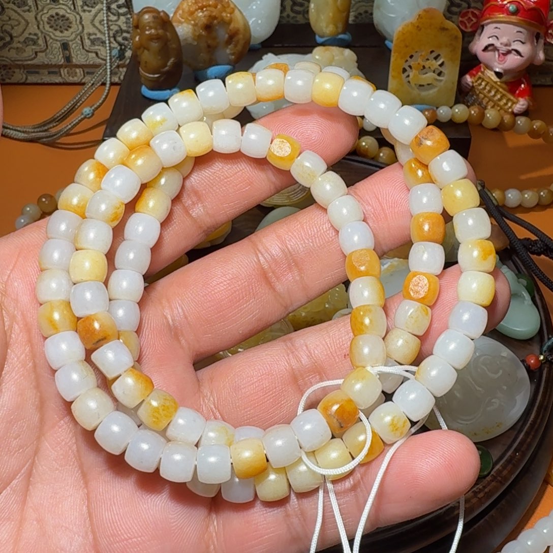 和田玉颈饰未镶嵌