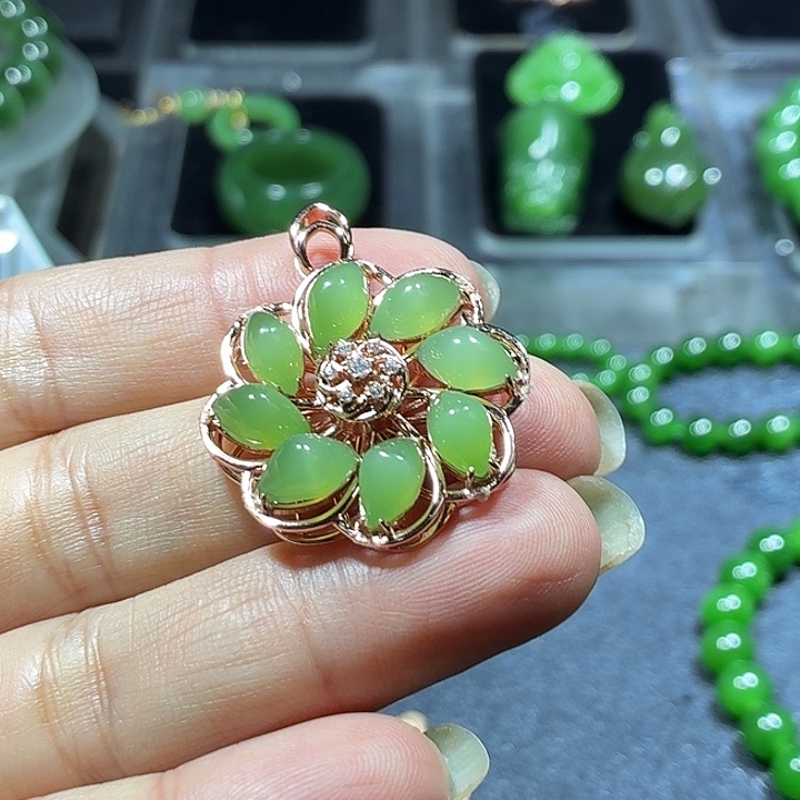 和田玉（碧玉）银S925镀金镶嵌吊坠(不含链)碧玉粉绿多面镶嵌吊坠