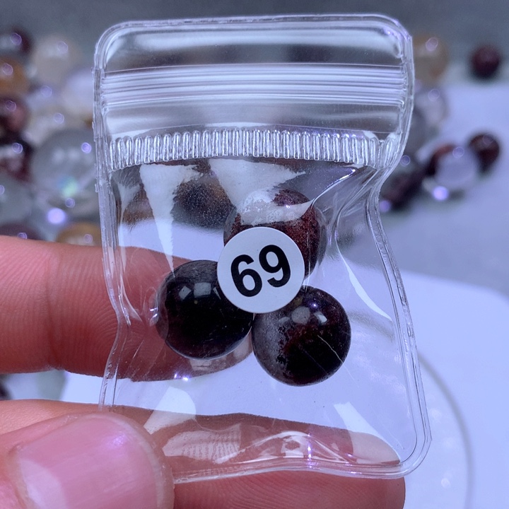 未镶嵌颈饰水晶咩*