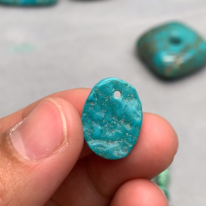 绿松石颈饰未镶嵌