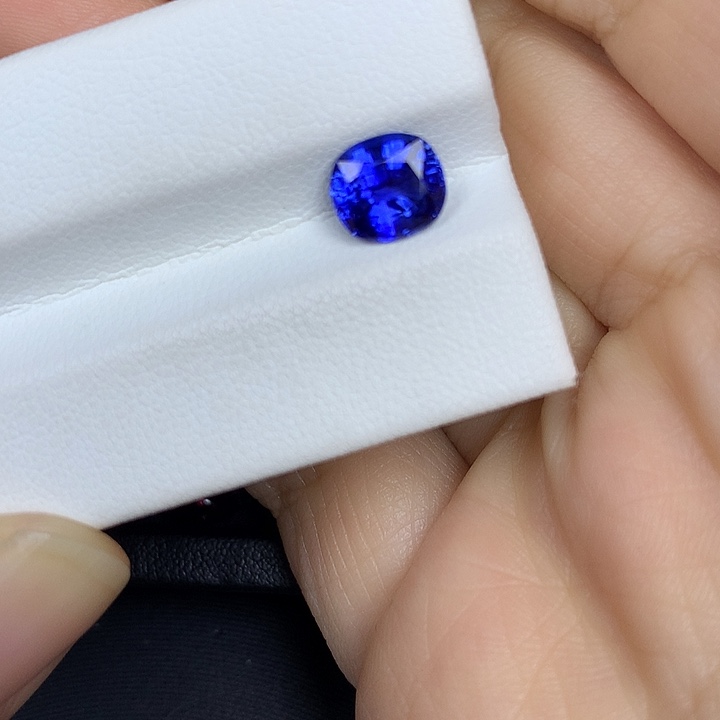 蓝宝石裸石1.94ct矢车菊蓝宝石