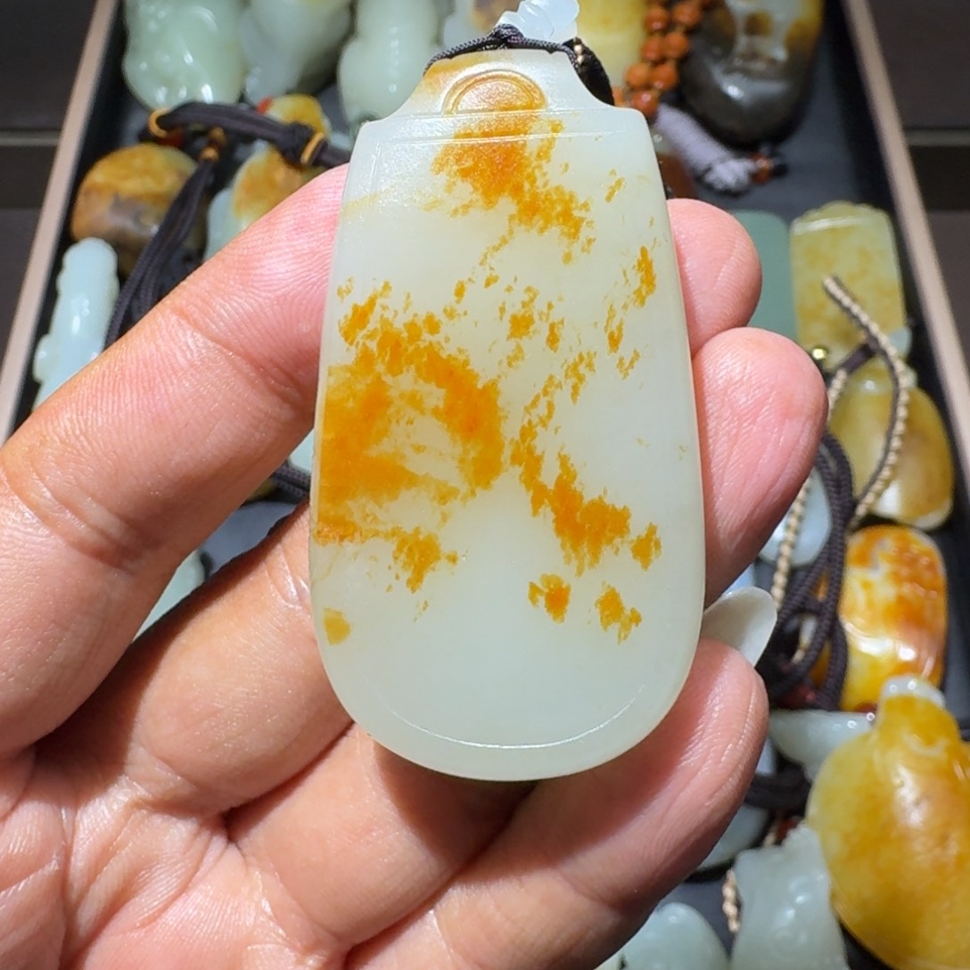 和田玉未镶嵌颈饰