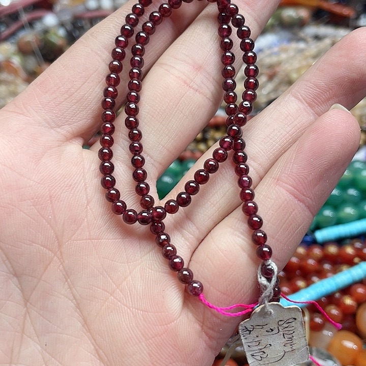 玛瑙/玉髓珠宝半成品未镶嵌一条3-4mm石榴石