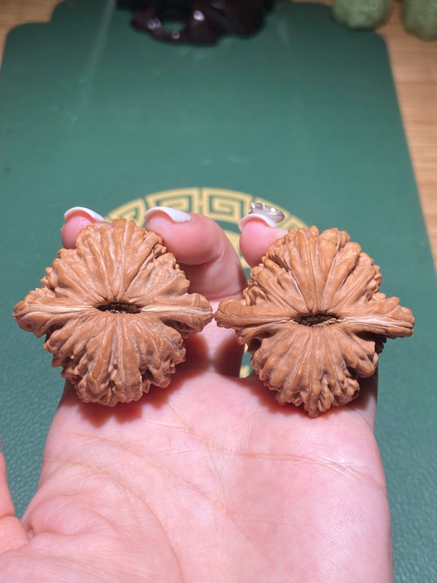 文玩核桃精品四座楼 43边40肚36高