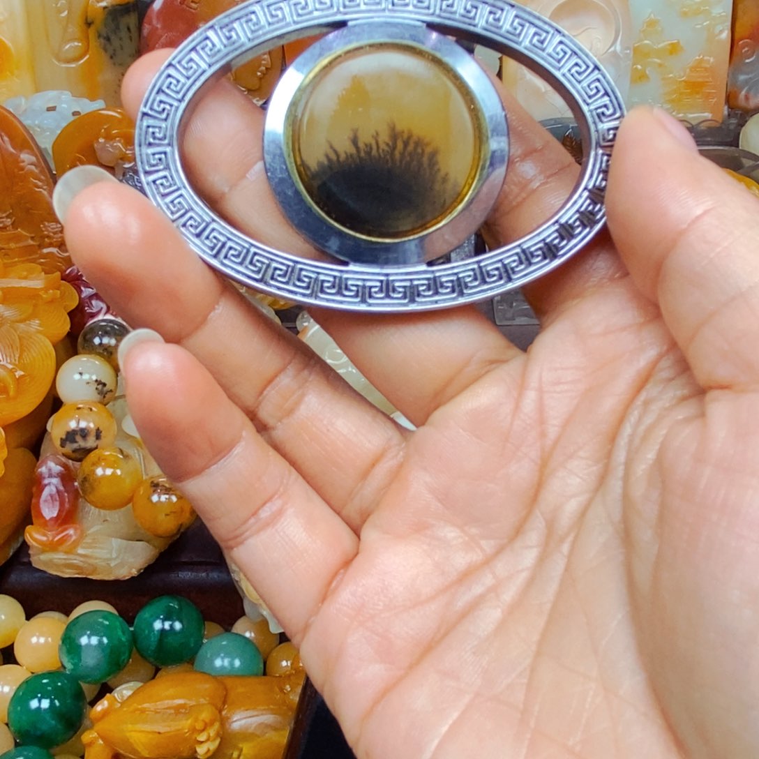 石英质玉（黄龙玉）颈饰未镶嵌