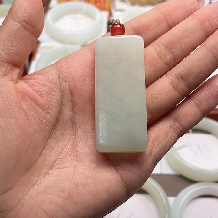 颈饰未镶嵌和田玉