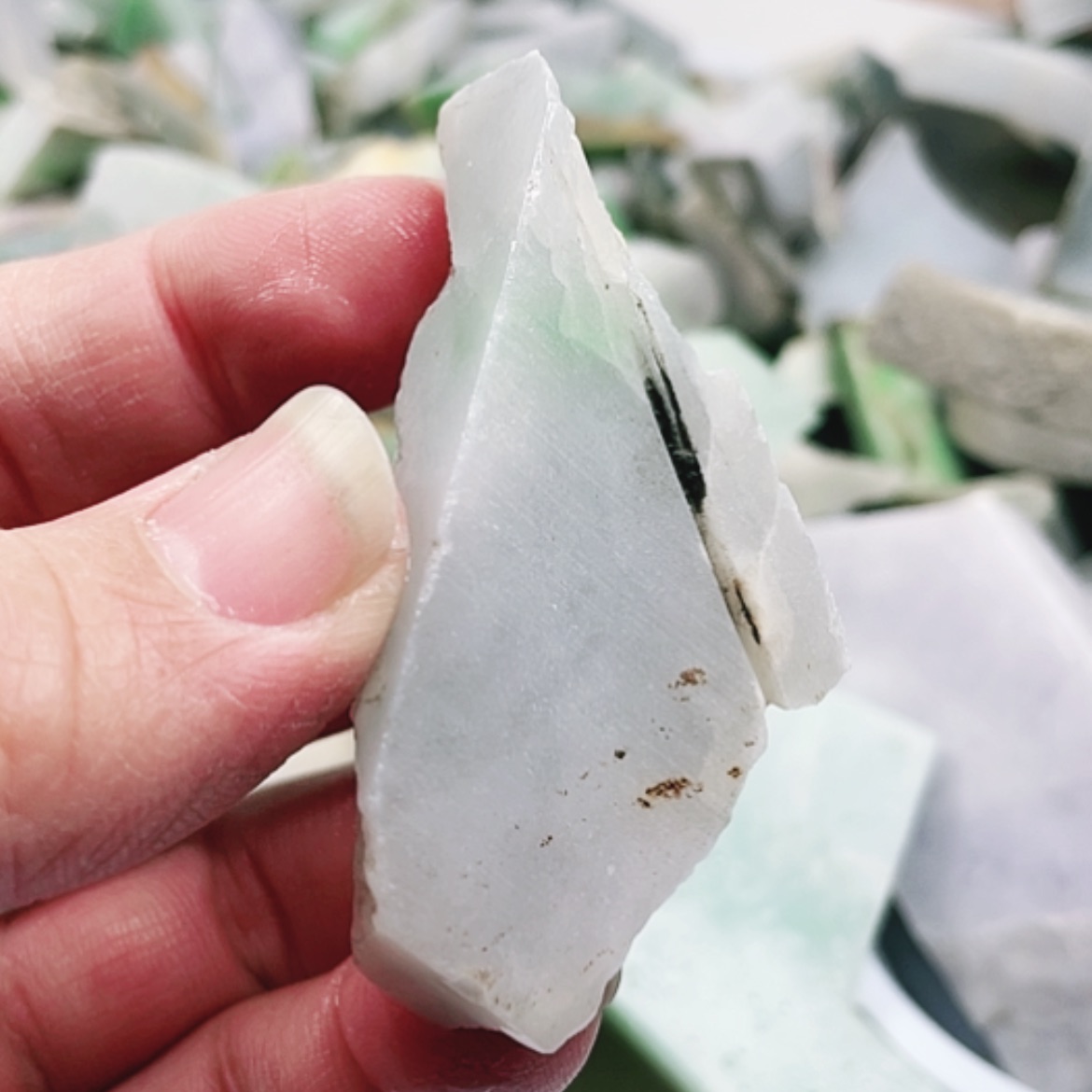 【闪购商品】翡翠颈饰未镶嵌A货