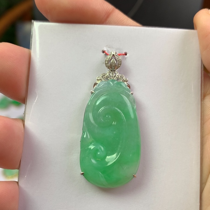 语***嫣翡翠18K金镶嵌颈饰翡翠吊坠