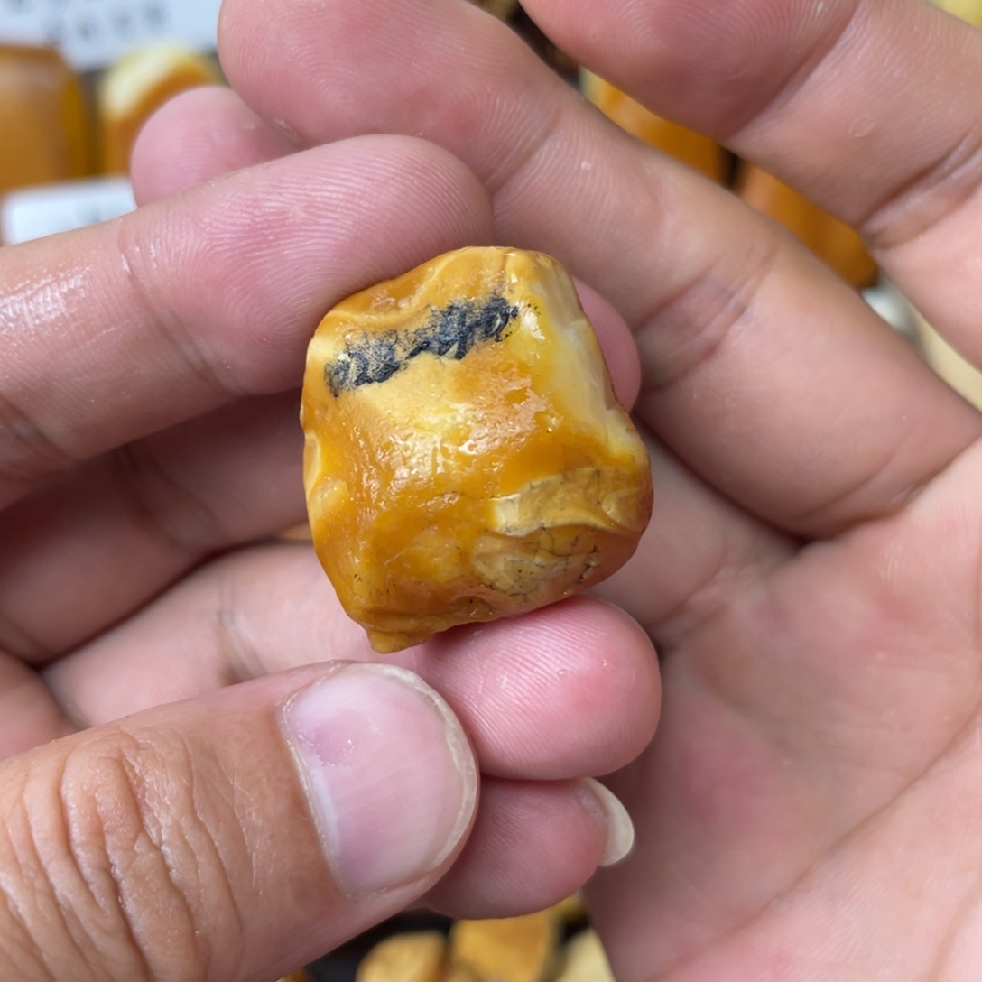 定制蜜蜡未镶嵌马*马原石定制