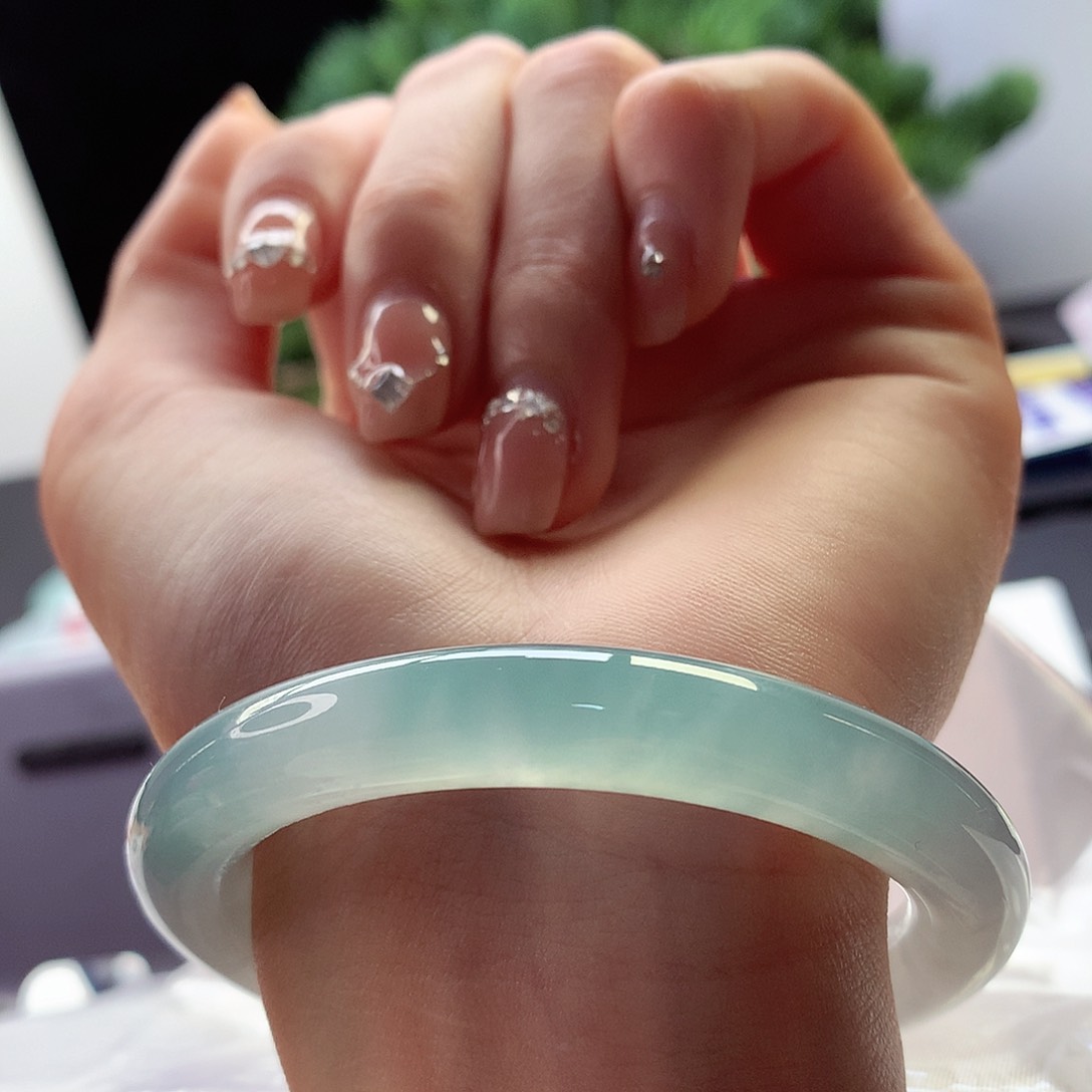 翡翠手镯未镶嵌天然翡翠53-54晴蓝水渐变色冰种