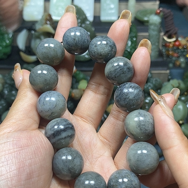 和田玉手串未镶嵌