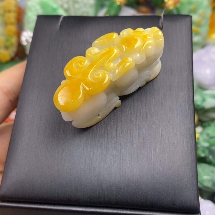 翡翠未镶嵌吊坠(赠链)