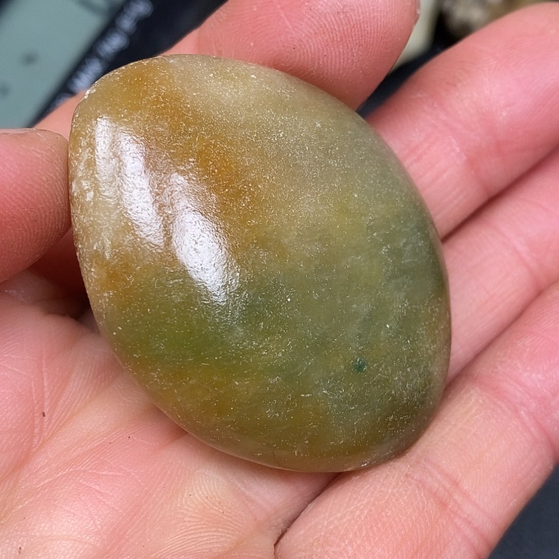 和田玉未镶嵌珠宝奇石