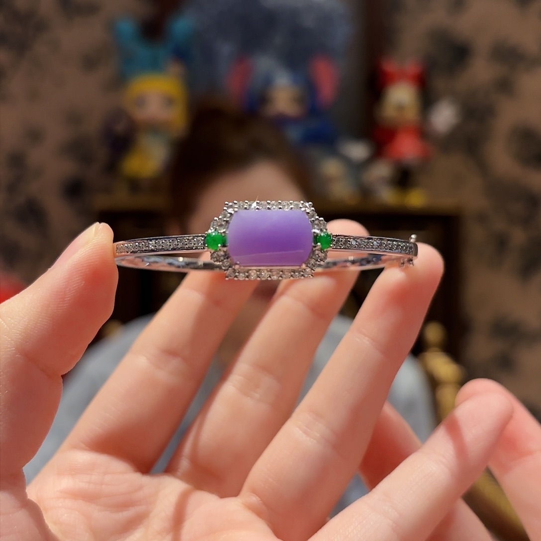 18K金镶嵌手镯翡翠