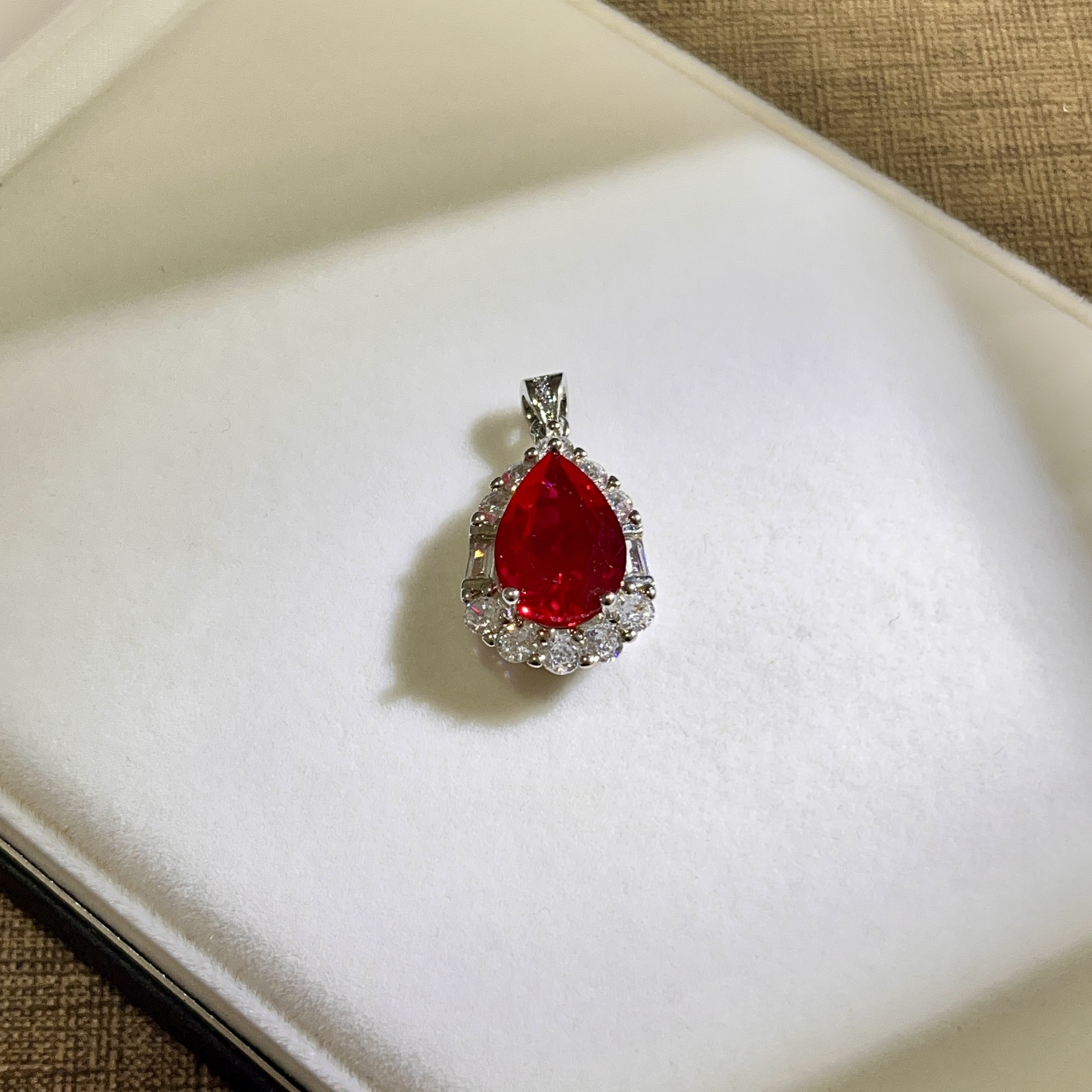 清梧云初臻选培育红宝石臻选红吊坠配链WDA082028