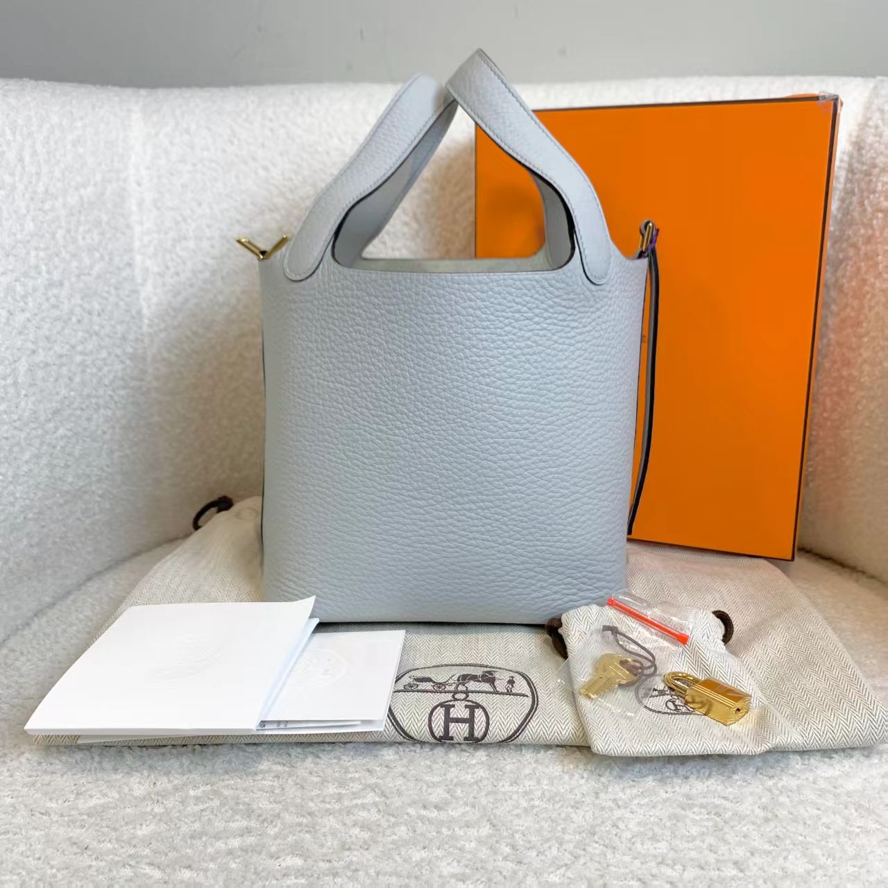 99新 Hermes/爱马仕 壹臻/圣杯蓝金扣菜篮子18 B刻  30837808