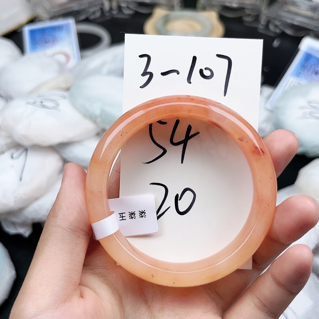 未镶嵌手镯石英质玉3.107