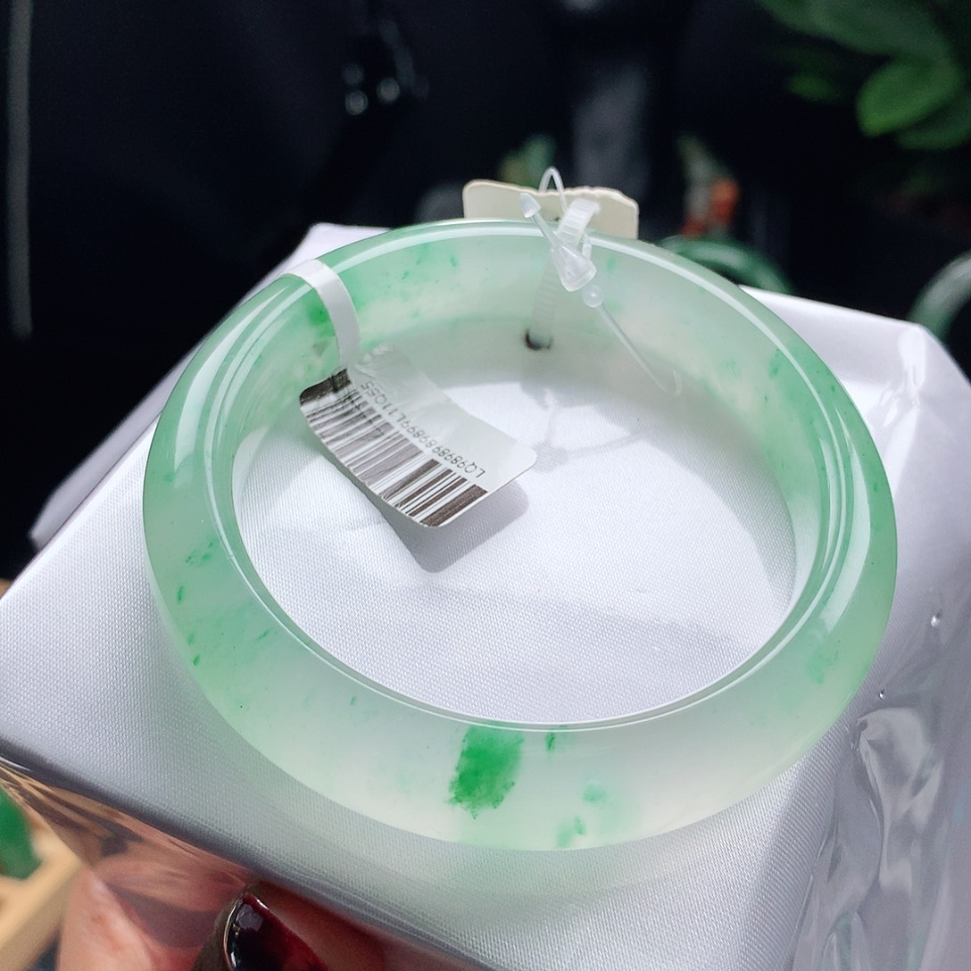 未镶嵌手镯55石英质玉