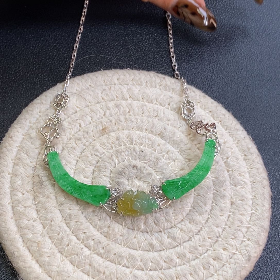 颈饰银S925镶嵌翡翠净货19355