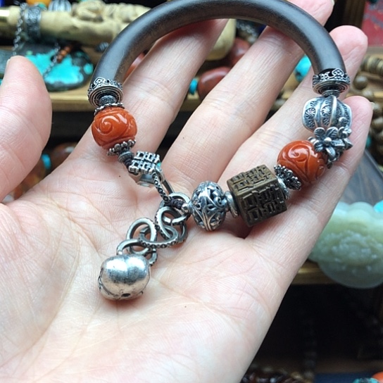 赵***啊女款项链搭配独家订制