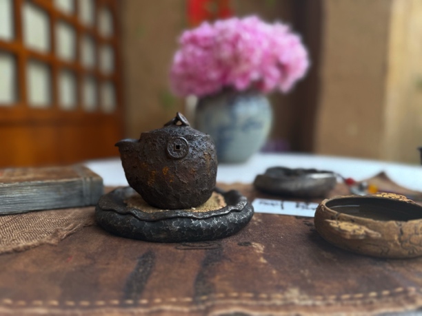 手工紫砂吉祥铜钱手抓壶