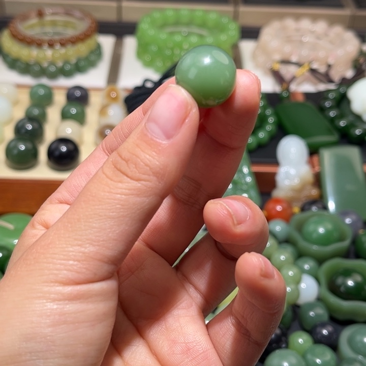 和田玉未镶嵌珠宝半成品卡16粉青微色飘单珠