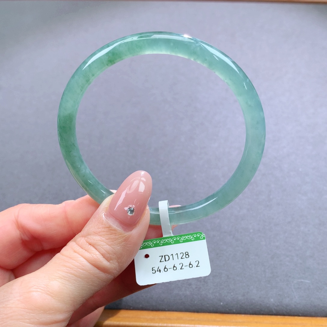 翡翠手镯未镶嵌天然翡翠手镯叮当镯