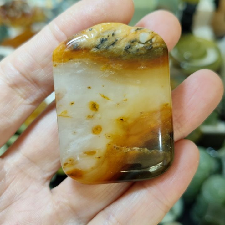 岫玉未镶嵌挂坠款式