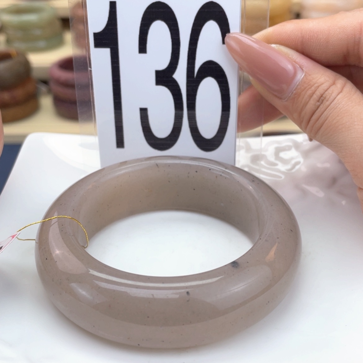 【闪购商品】石英质玉手镯未镶嵌