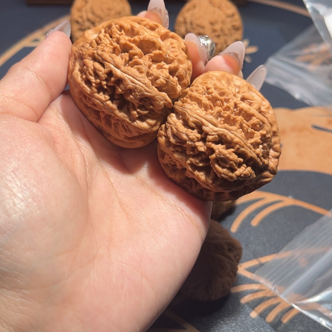 文玩核桃吊坠43原桩粗筋