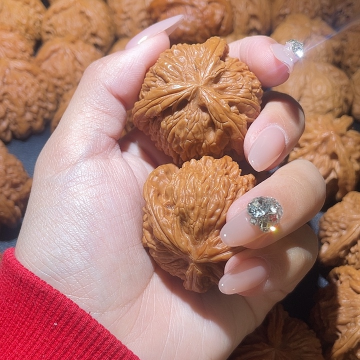 丑****吊坠文玩核桃小妹三棱