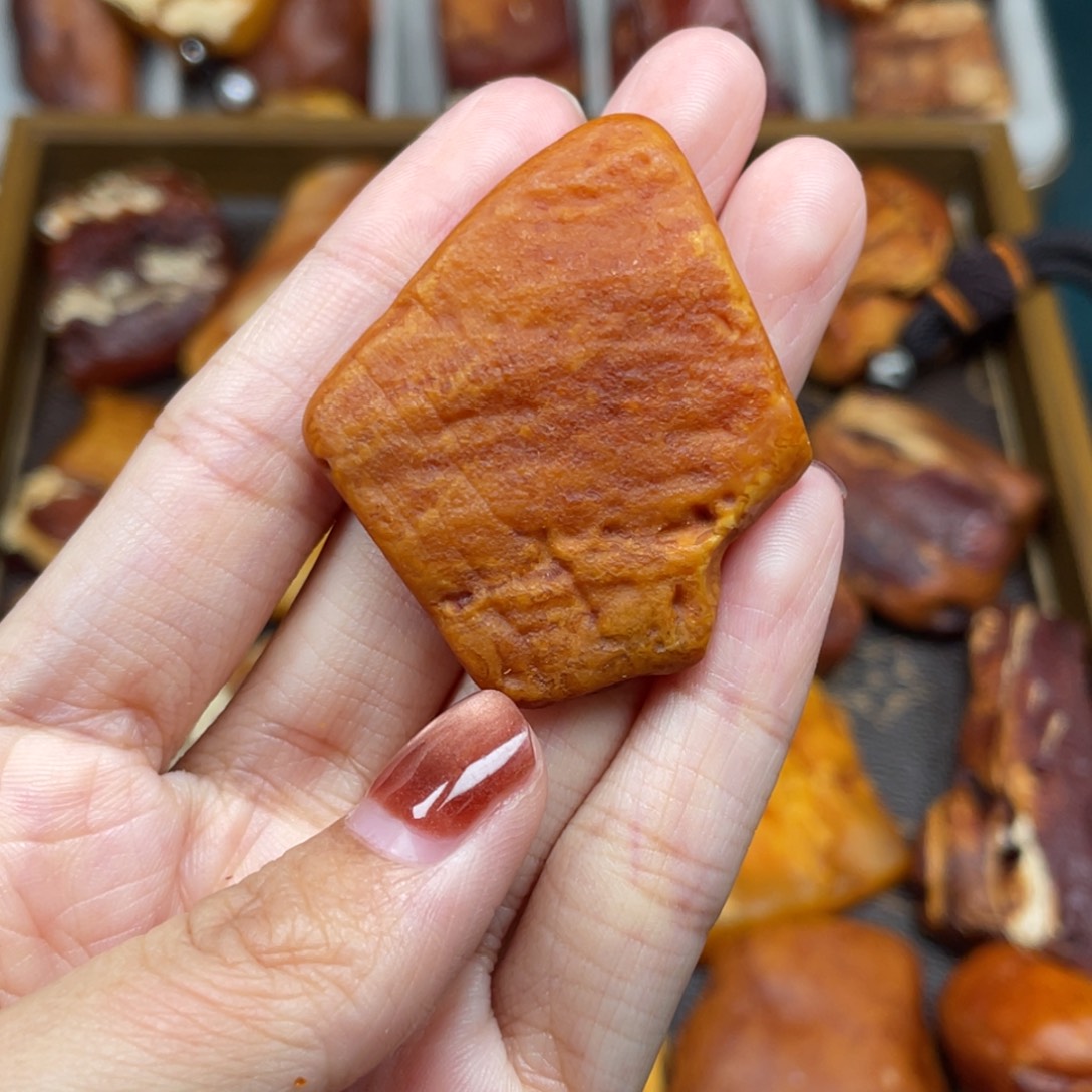 琥珀未镶嵌珠宝奇石