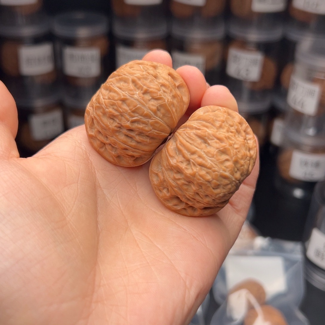 文玩核桃吊坠寒铁锤