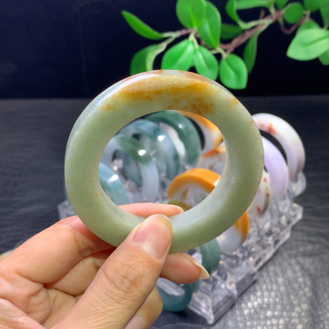 定制翡翠未镶嵌手镯