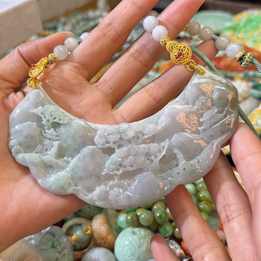 翡翠颈饰未镶嵌待编款