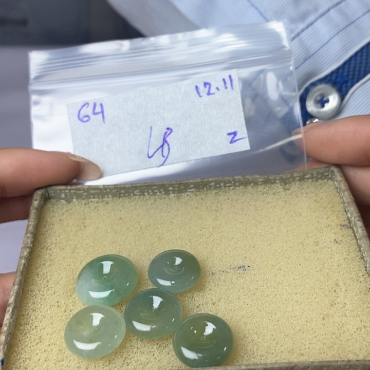 M***e定制翡翠未镶嵌不退