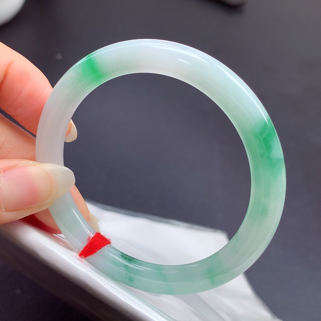 翡翠未镶嵌手镯（圆镯）53.5圈口